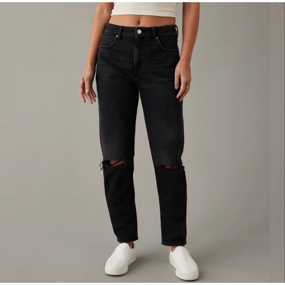 American Eagle Strigid Mom Jean Black Wash Denim Ripped Knees High Rise 2 Long